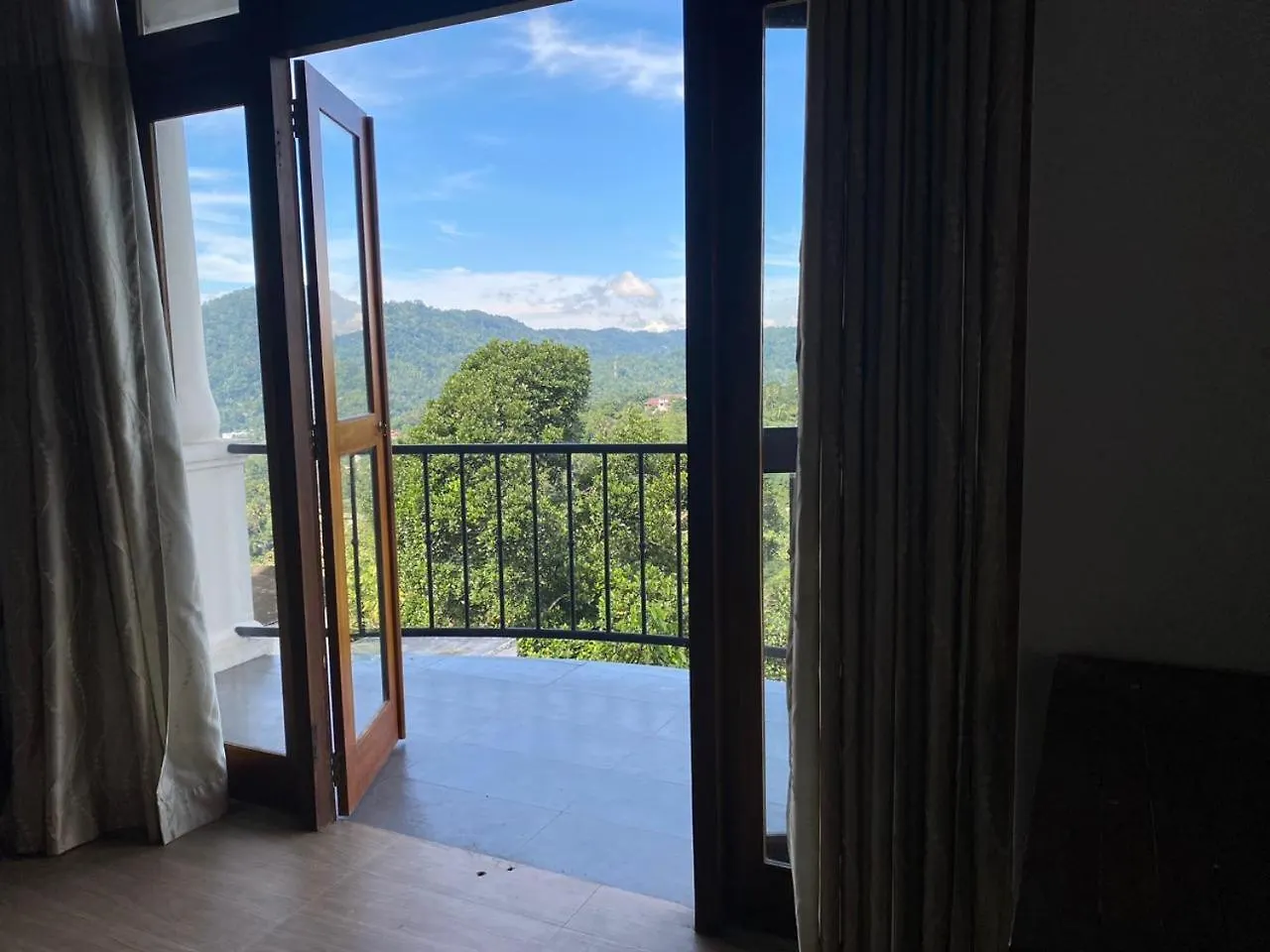 Gannoru Hatana Villa Kandy